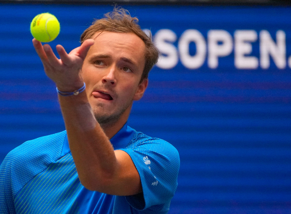 援或提拔青 援或提拔青